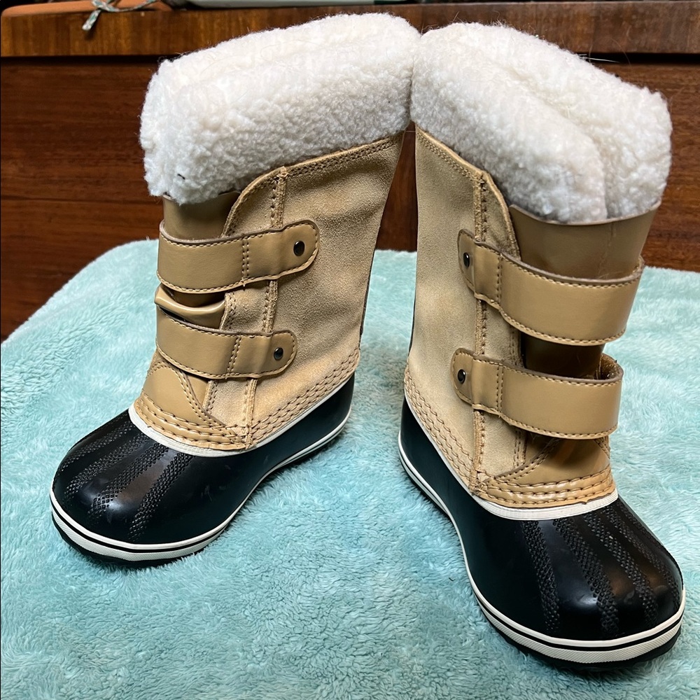 Sorel new without tags snow boots